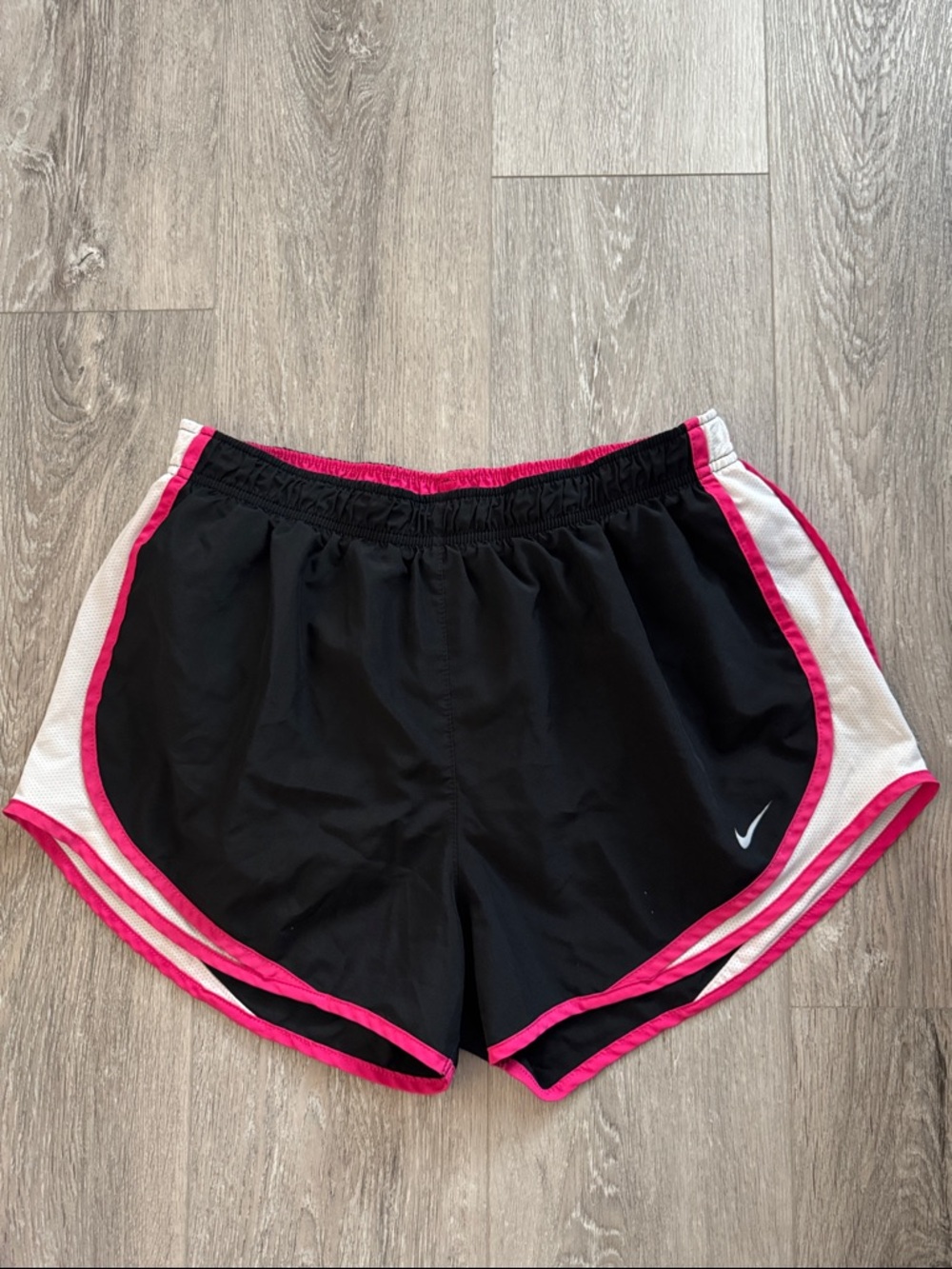 GUC Nike Women’s Black Athletic Shorts with Pink Trim Size L